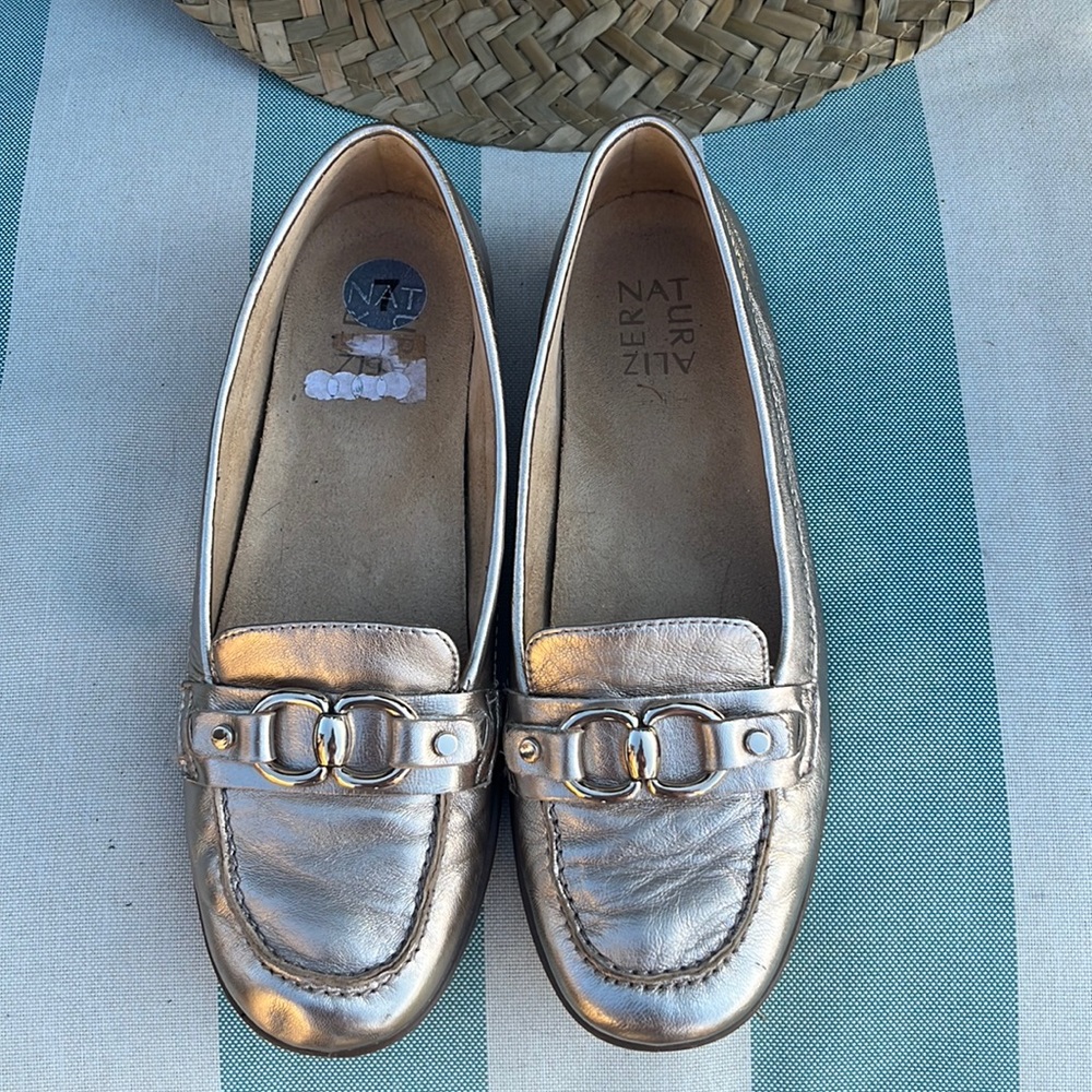 Naturalizer Women’s Gold Color Flat Shoe 7